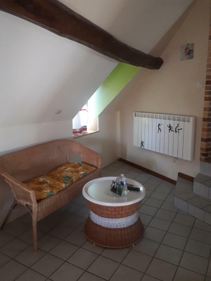 Repos En Normandie Damville Bagian luar foto